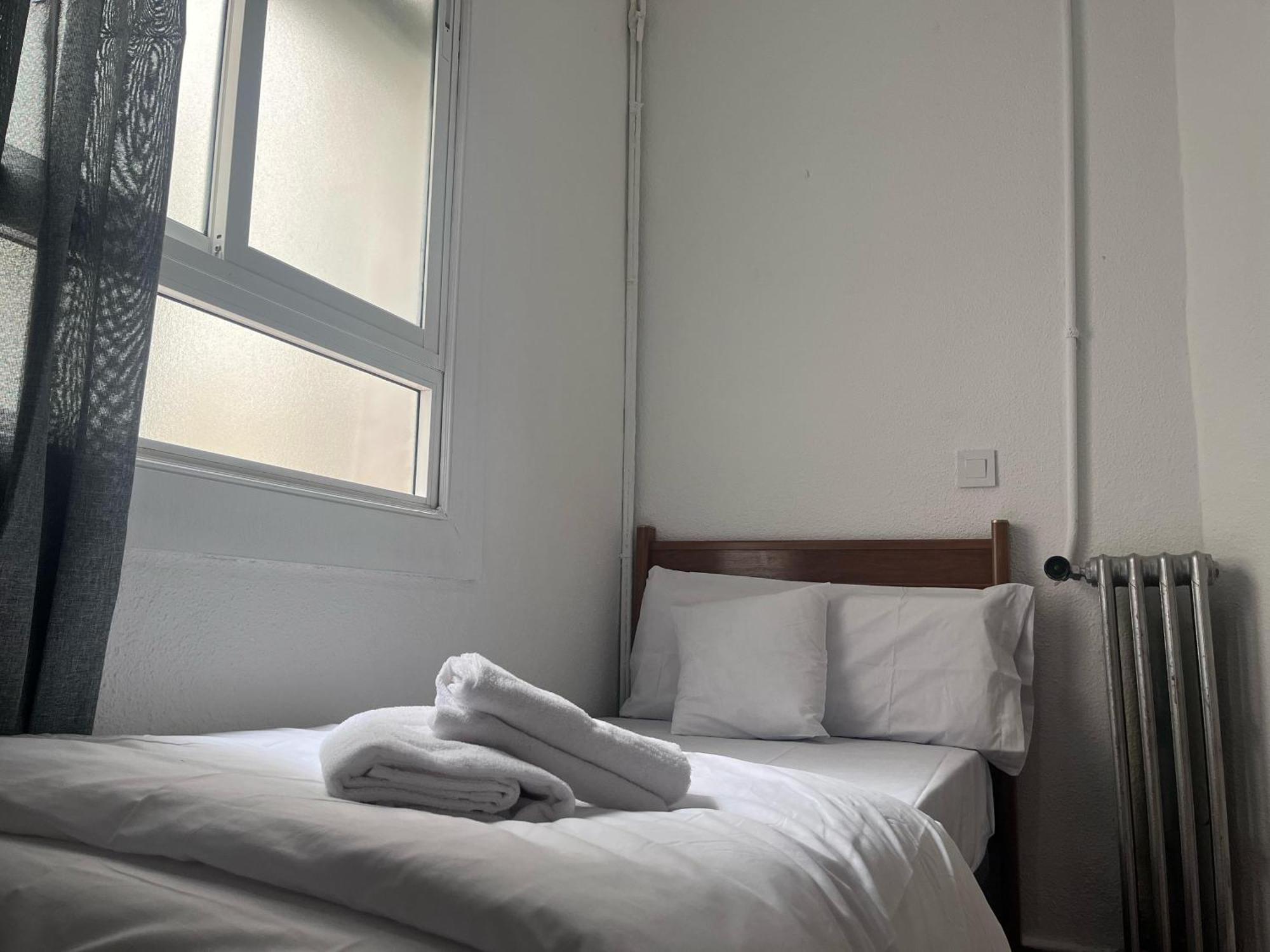 Hostal Alonso No Limit Madrid — Fotos 1